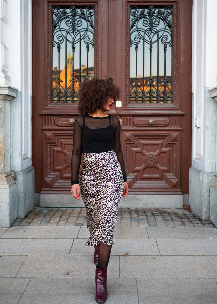 "QUEEN OF HEARTS" MIDI SLIP SKIRT - HEART PRINT